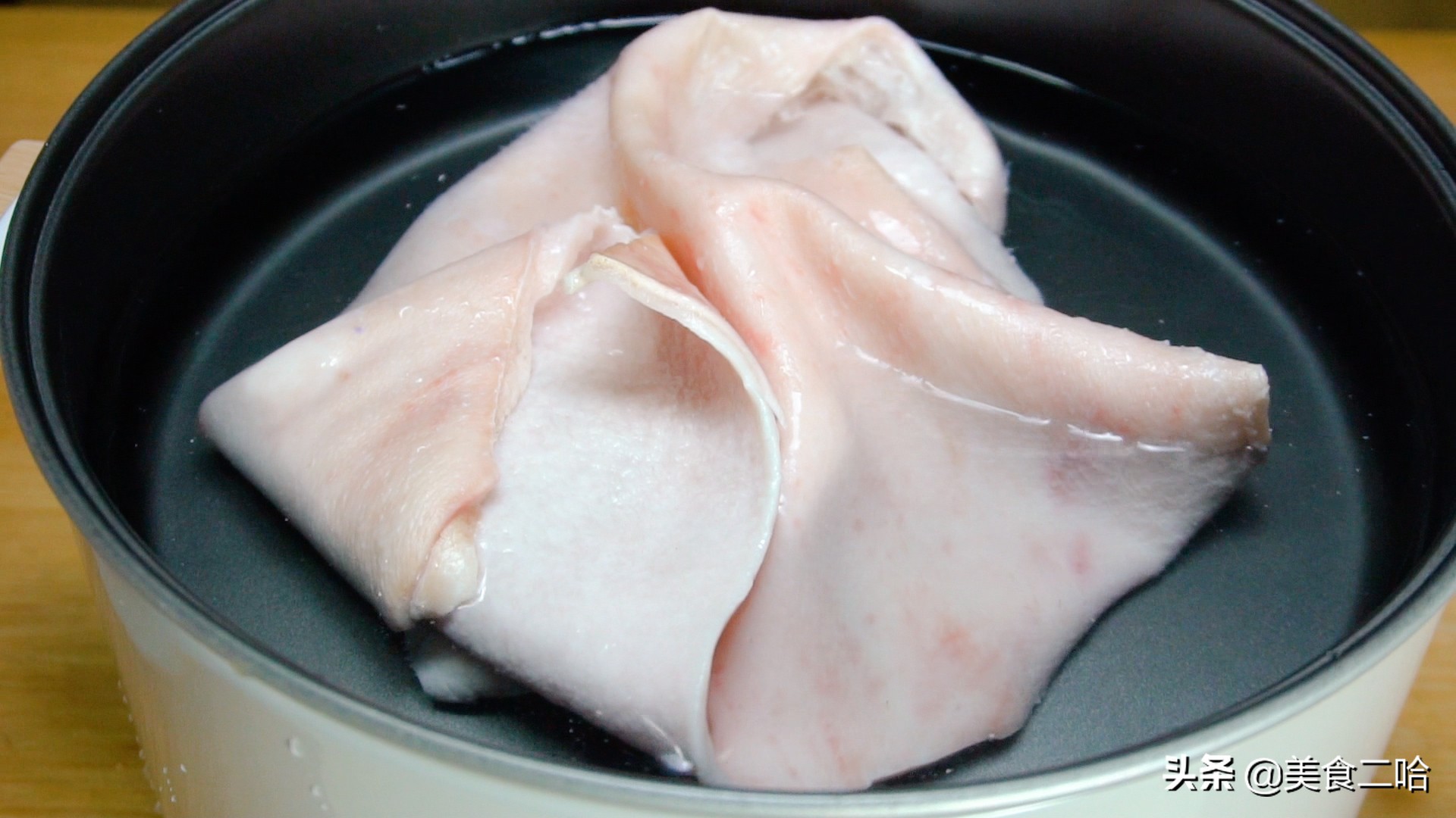 猪皮除了做皮冻还能咋吃,猪皮除了做冻还可以怎么吃