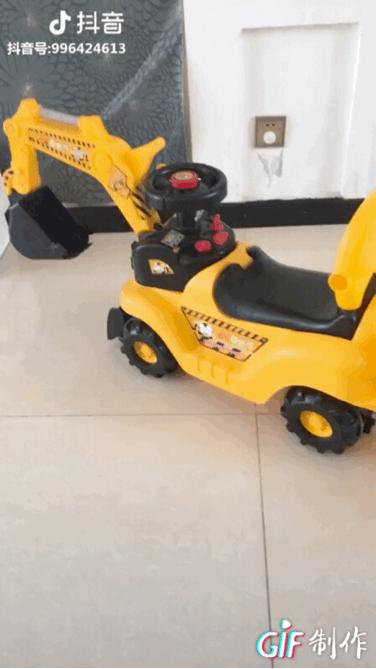 痴迷挖掘机的小男孩,为什么小男孩都喜欢挖掘机