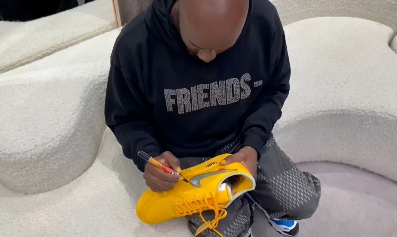 搞黄色！Off-White x 耐克AF1联名真要发售了！实物又泄露