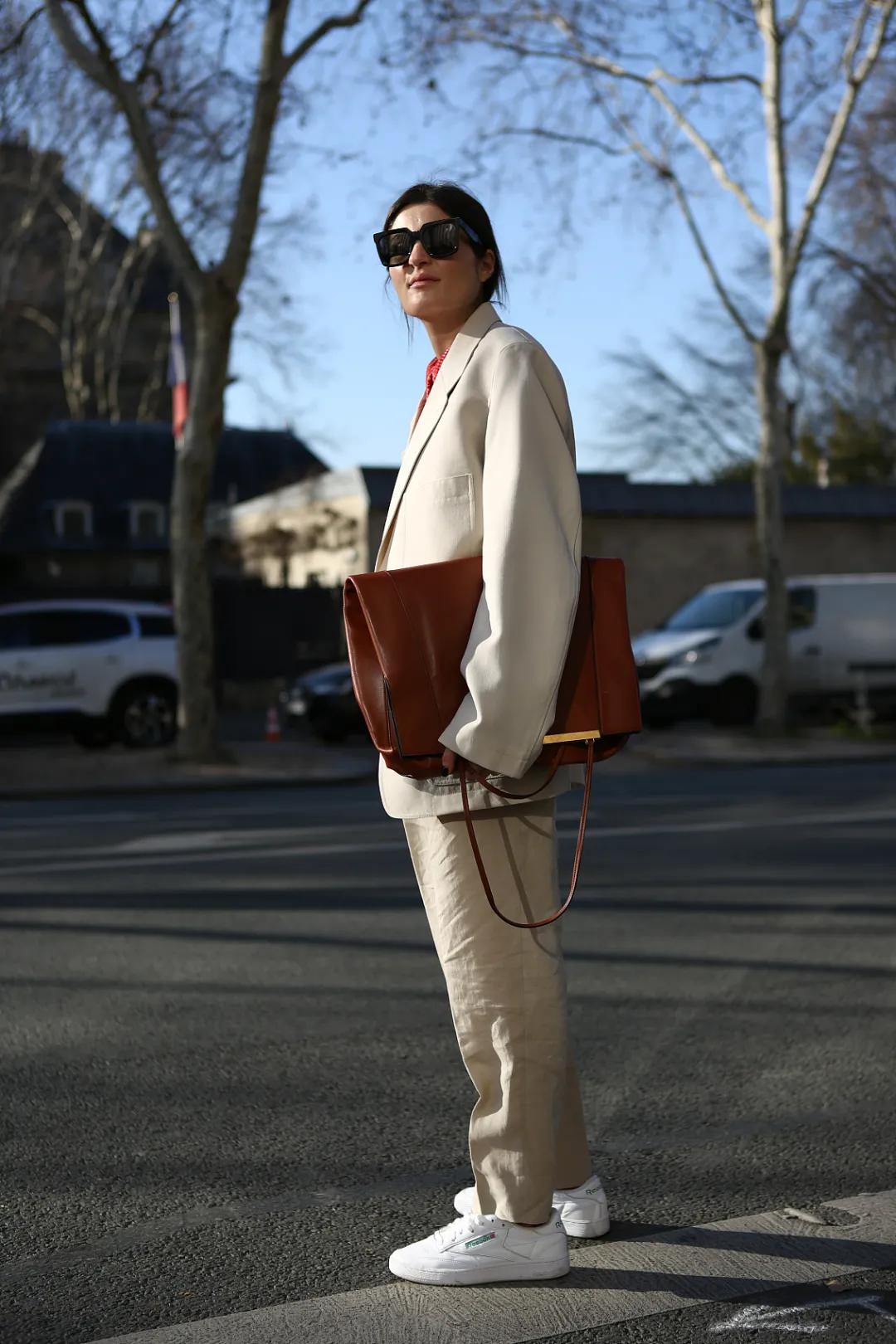 有没有一只，能配得上你野心的tote包？挣钱买包VS买包挣钱