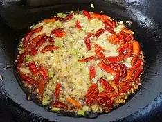 怎么做麻辣干锅虾,麻辣干锅虾的调料