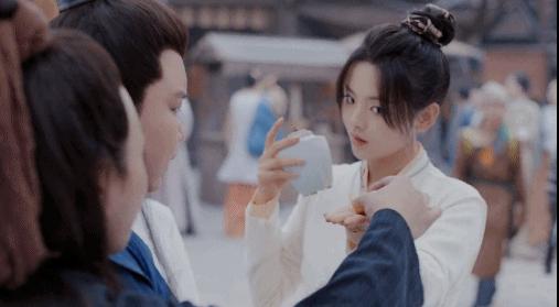 杨超越被吹捧演技炸裂,理性评价杨超越的演技