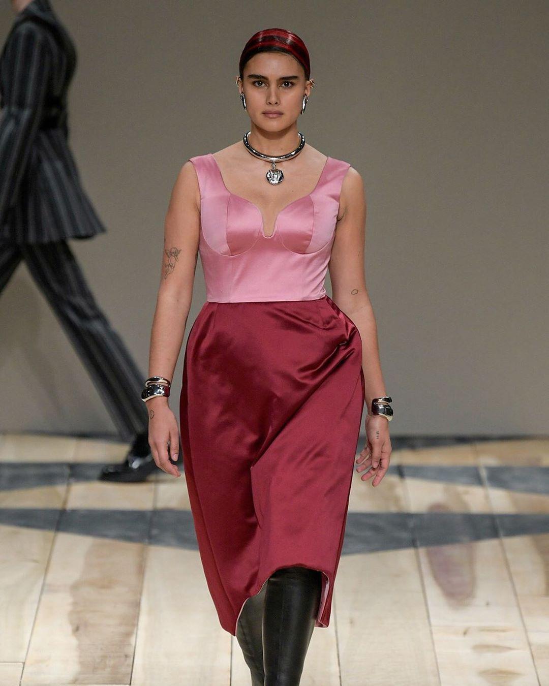 最美大码model登上时装秀，自信释放女权自由，美和真实令人惊艳