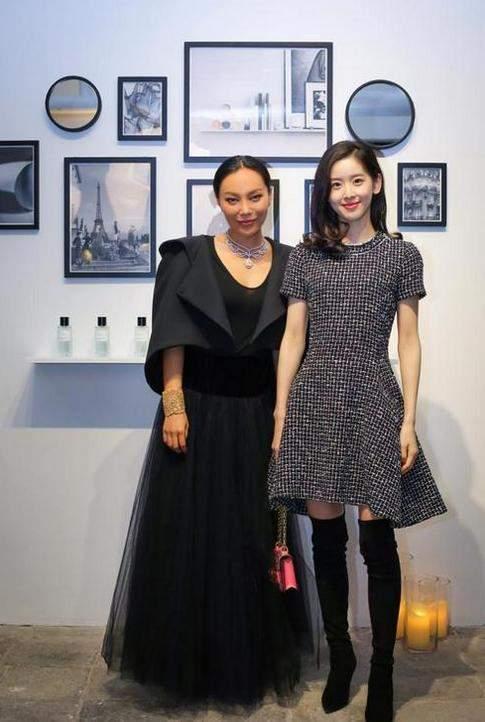 章泽天晒近照清新可爱感慨心态,章泽天近照暴瘦