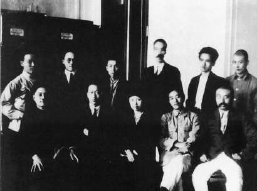 聚焦｜共产国际讲坛第一次响起中国*产党共**人声音