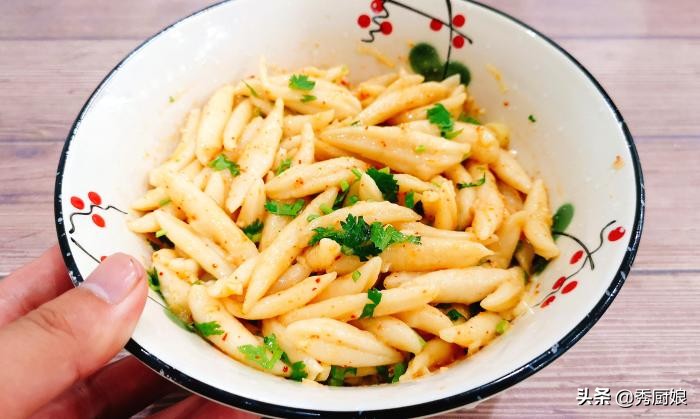 宅在家里饿不着，教你7种懒人面条做法，简单又好吃，一周不重样