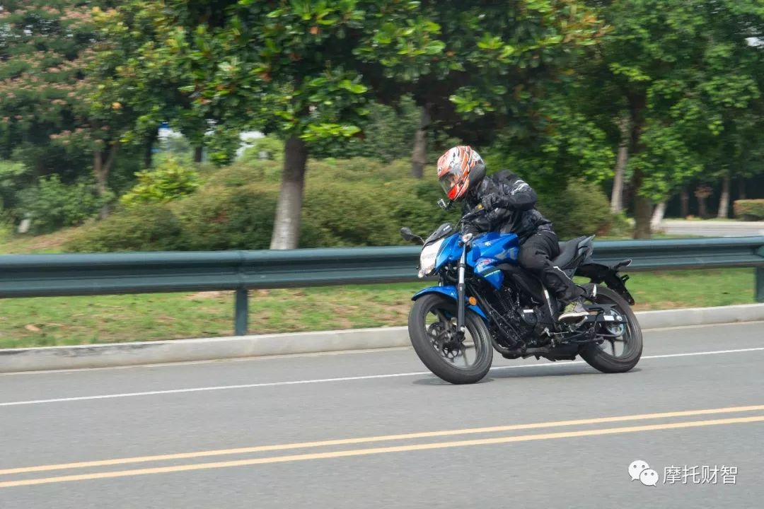 铃木155街车极客飒优缺点,铃木极客飒155nk和dl250加速