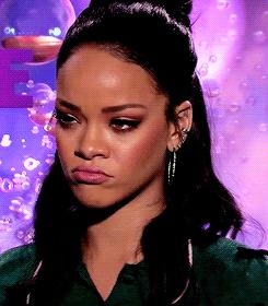 泫雅为什么要丰唇,泫雅太红了怎么办