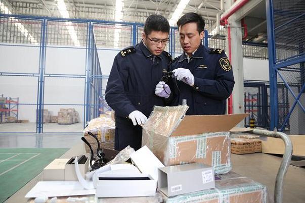 喷射毒液的动物都有什么,喷射毒液的昆虫