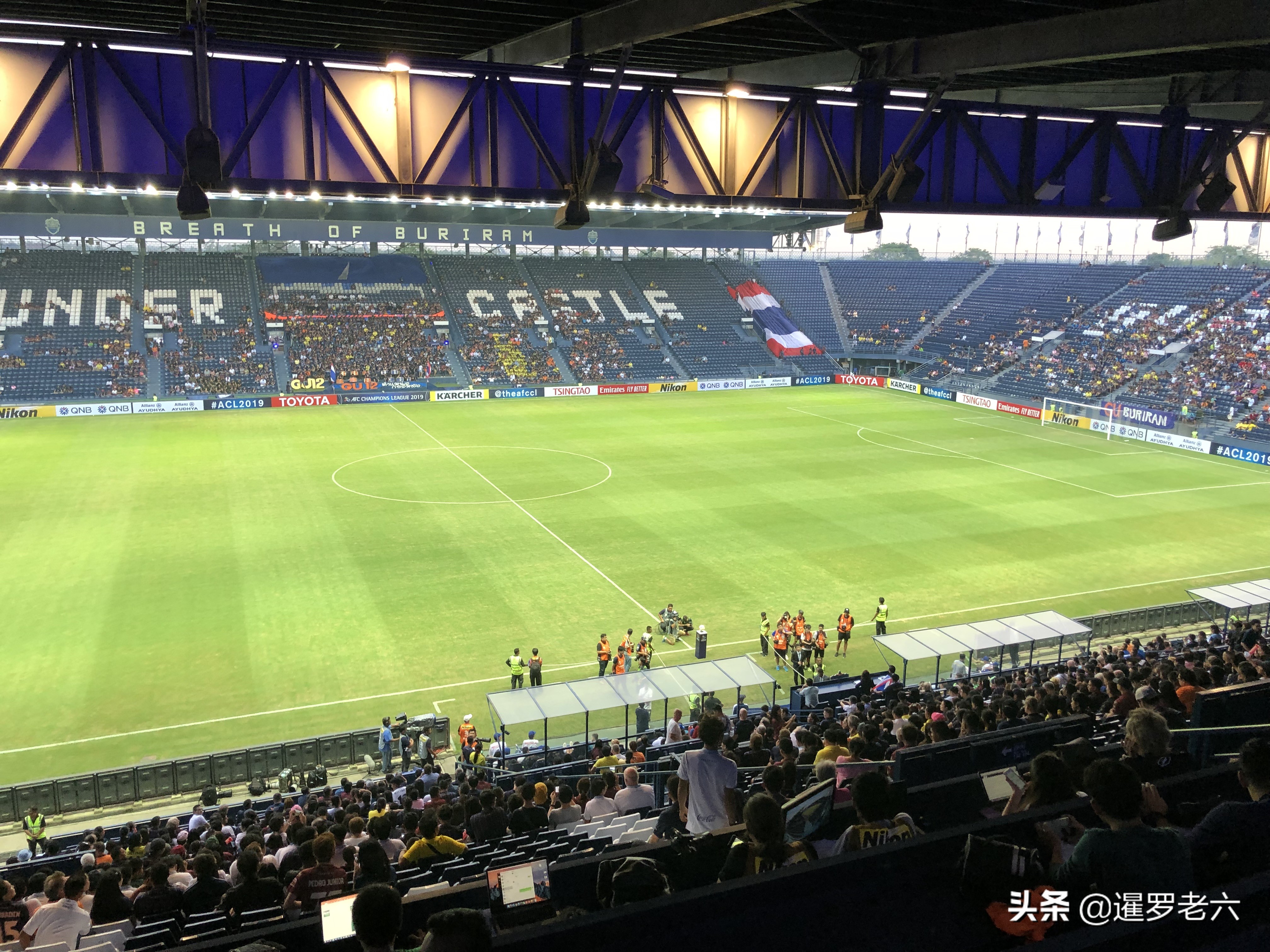 逛逛泰超卫冕冠军武里南联的专卖店！高端大气上档次不比中超差！