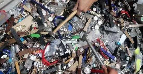 中国崛起!广州劳力士价还不到3000,贪婪的瑞士给老外上了一课