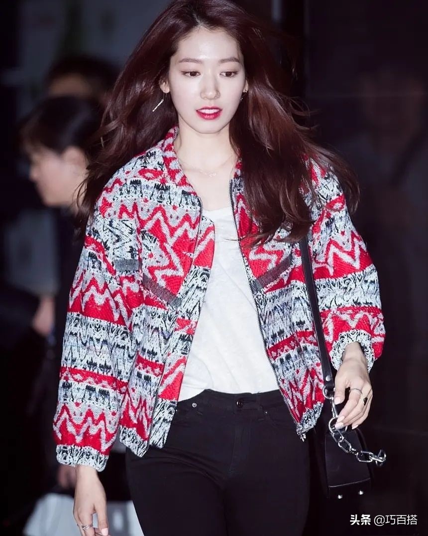 朴信惠黑衣服,朴信惠有没有整过容