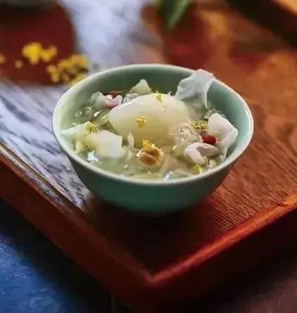 杭州街头的桂花又香了，emmm应该也挺好吃的吧