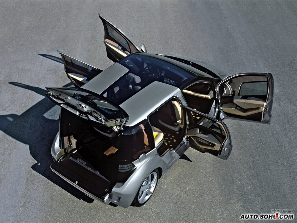 汽车后盖开启方向,汽车后盖的打开按键