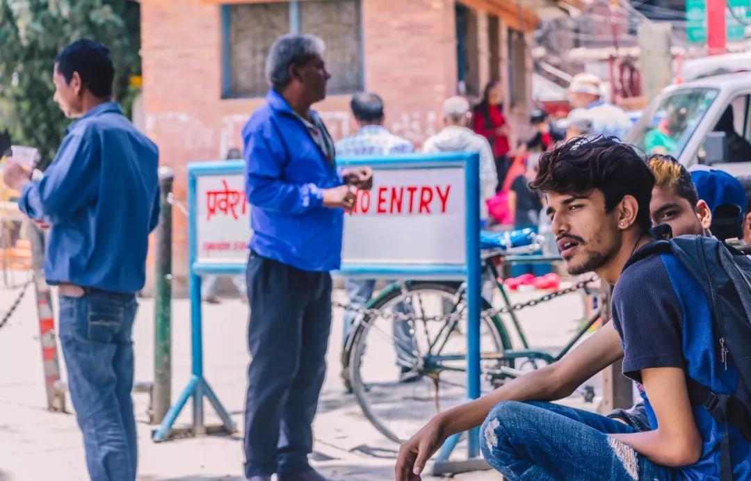 这个微笑国度,见人就夸漂亮,300元就能在天空滑翔