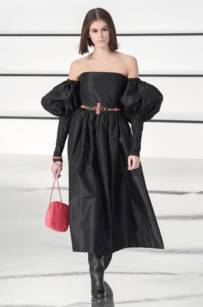 chanel秀款透明雨靴黑白两色 (chanel2017早秋鞋子)