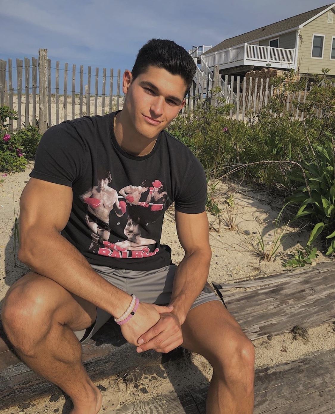 完成学业重新复出，黄金比例的小狼男模狗能否通过时尚的重新洗牌