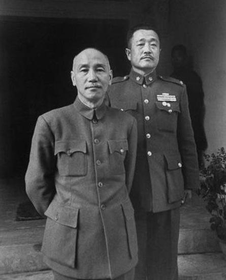 1949年解放军抓获低级战俘，却抽美国高级烟，我军：肯定是条大鱼