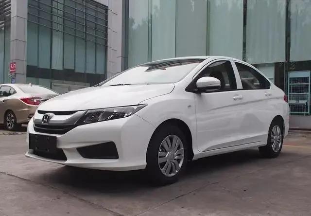 二手本田锋范和丰田卡罗拉哪个好,6万左右的本田二手车推荐