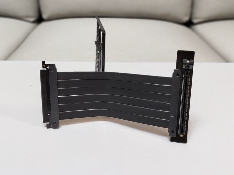 酷冷至尊q500l能否竖装显卡,显卡的竖装优缺点有哪些