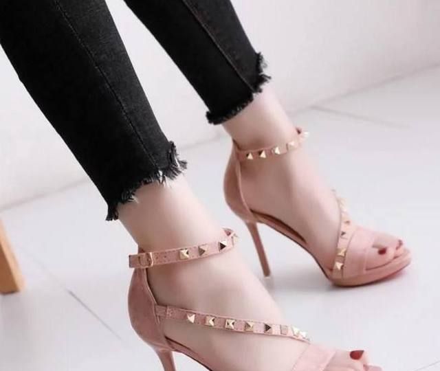 尖头细跟的高跟鞋散发优雅女人味,高级感气质优雅尖头高跟鞋