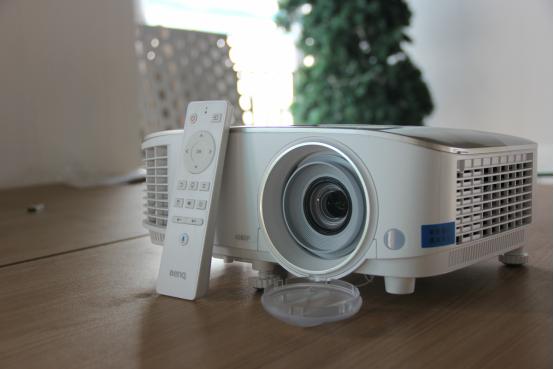 沉浸式体验全息投影震撼,明基i707和th685如何选择