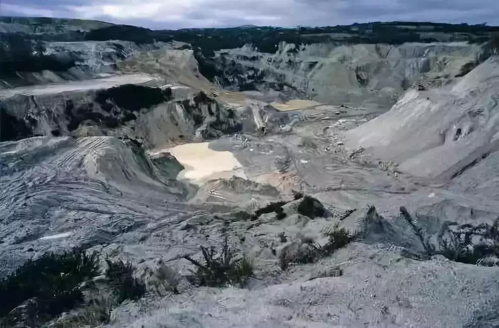 矿坑改造最美公园,矿坑改造湿地公园视频