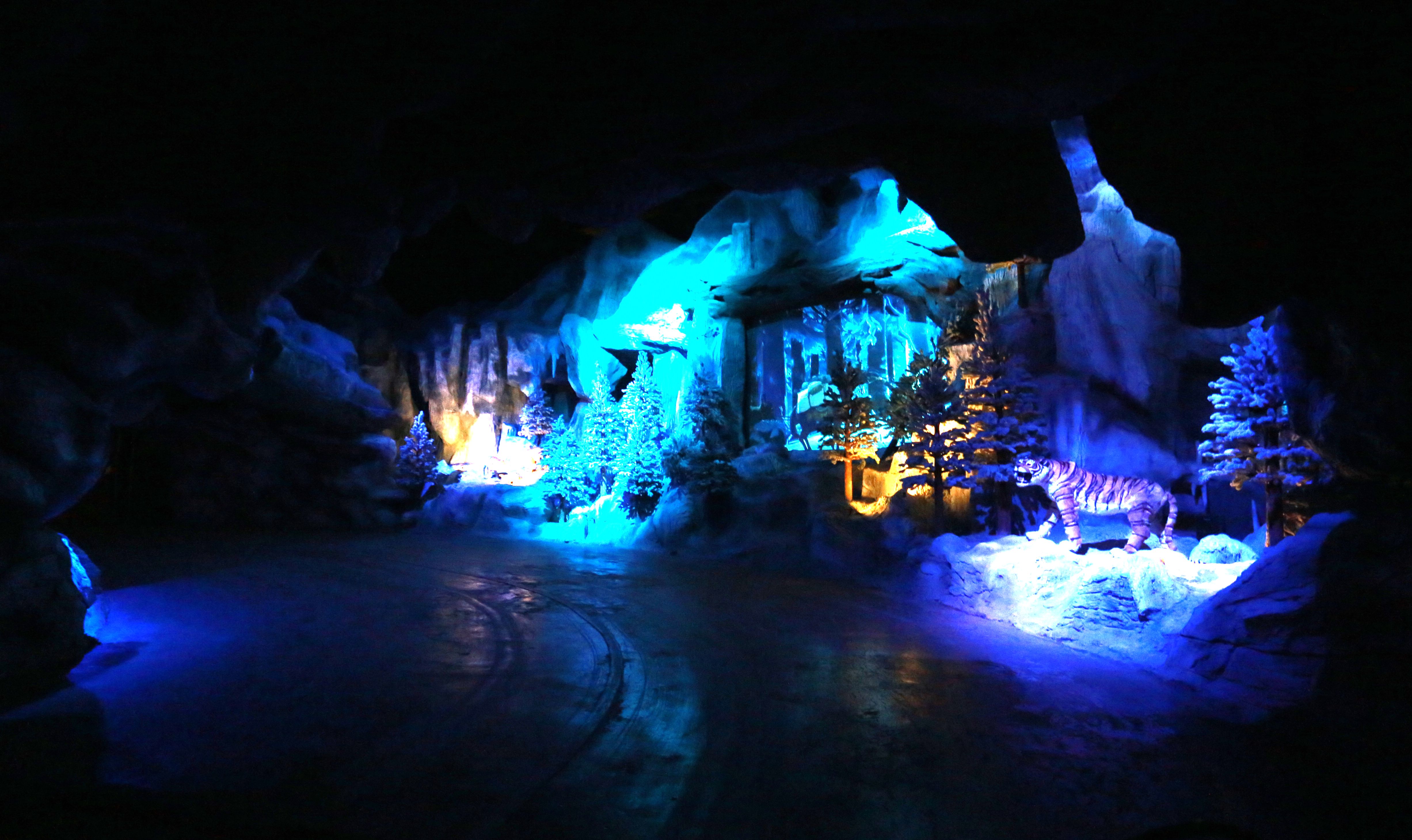 嘉峪关方特好玩么,嘉峪关方特什么时候人少