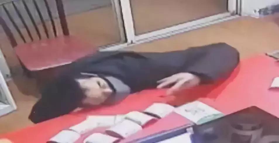 2019年奇葩的沙雕新闻都有哪些,2018年外国奇葩沙雕新闻