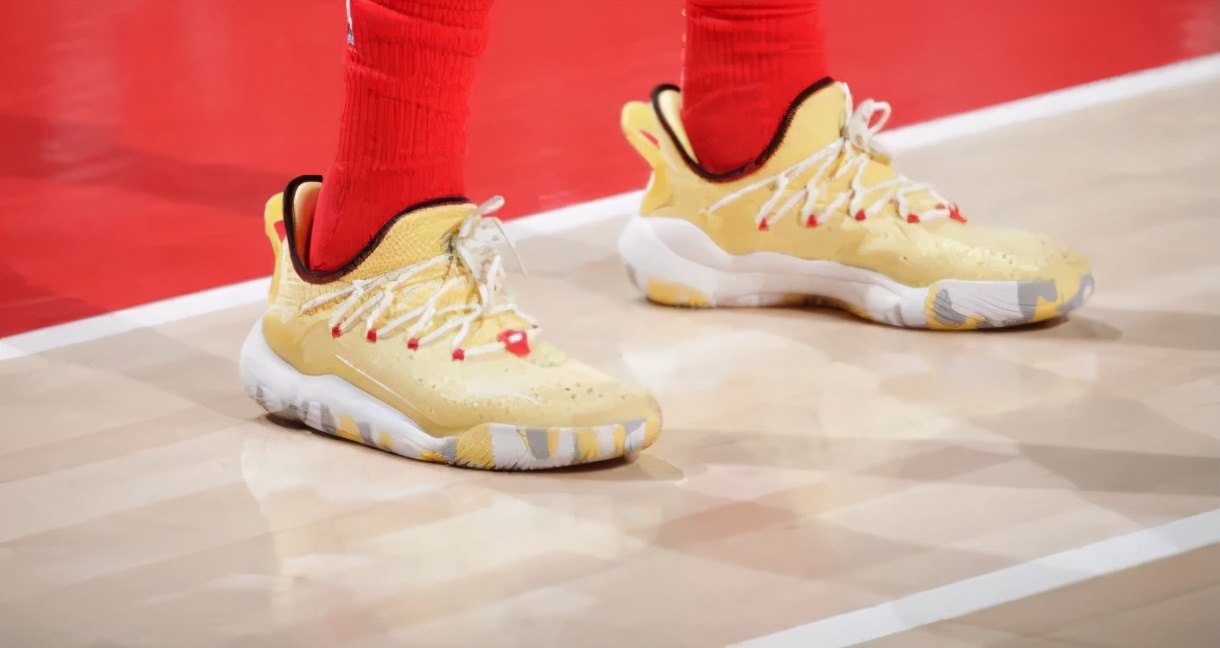 nba巴特勒上脚球鞋4.2,巴特勒上脚驭帅14南海岸配色