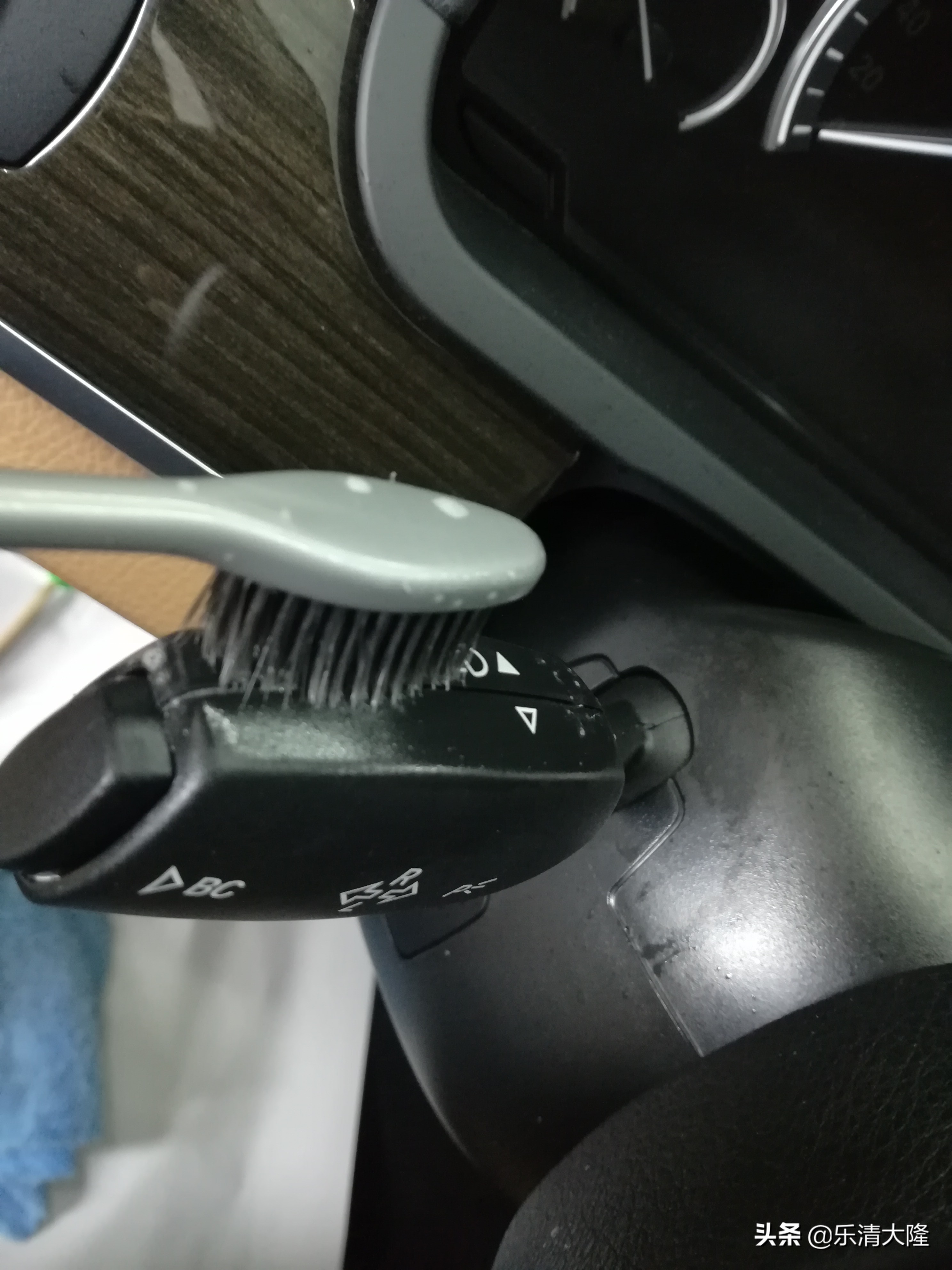 广州宝马7系内饰清洗,宝马7系发动机舱清洗