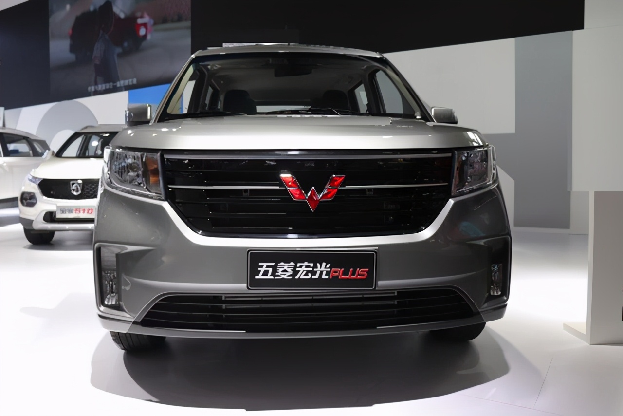 瑞风m3和五菱宏光v哪个好,瑞风m3五菱宏光plus很纠结买哪个