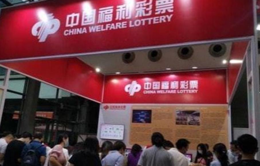 彩民花10元买彩票中奖,女子30元买彩票中1800万彩票