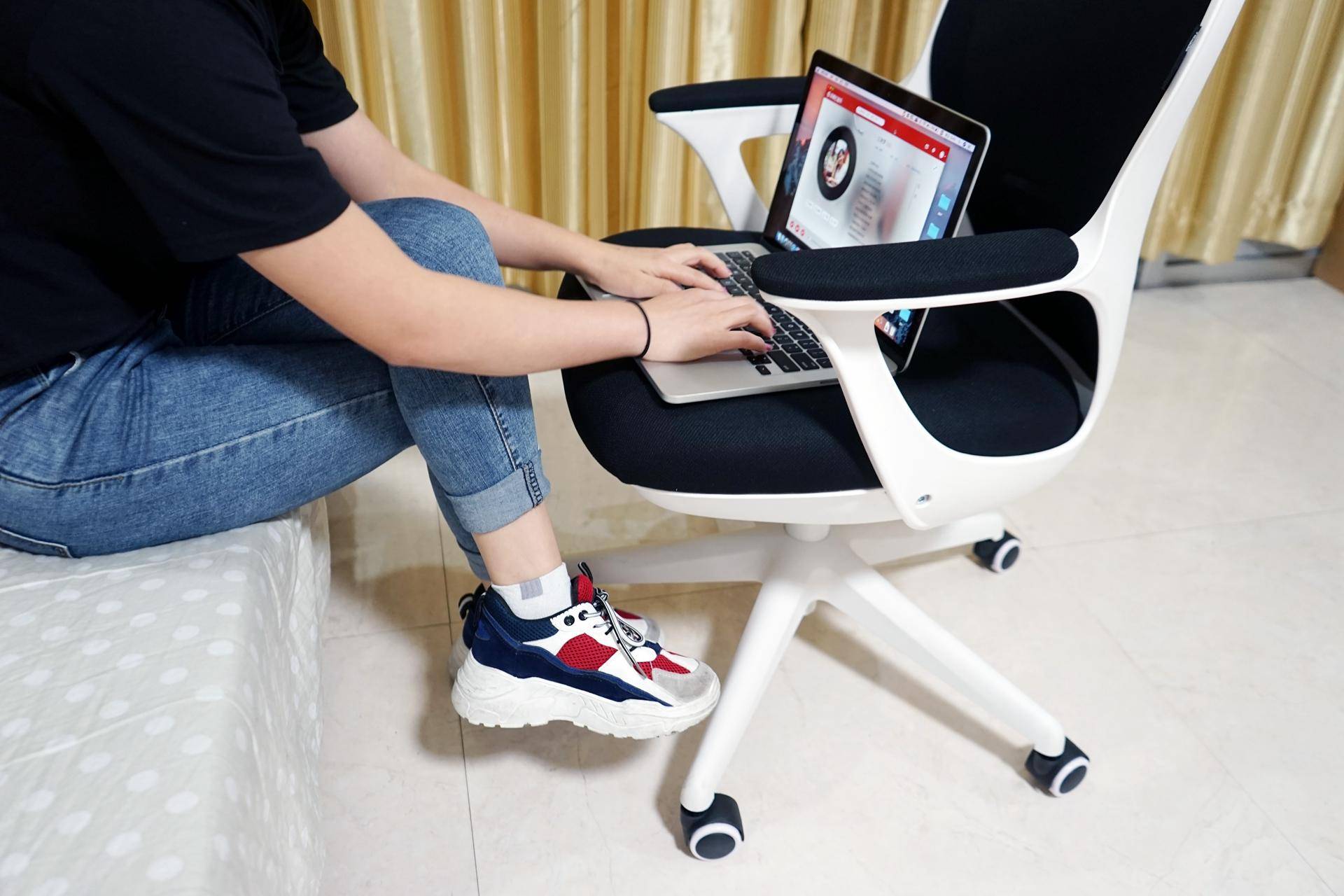 复古风高级设计椅子,设计感十足的单人椅子