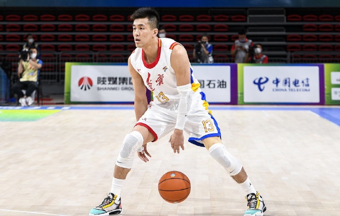 男篮u22辽宁队夺冠郭艾伦数据,中国男篮集训名单郭艾伦周琦领衔