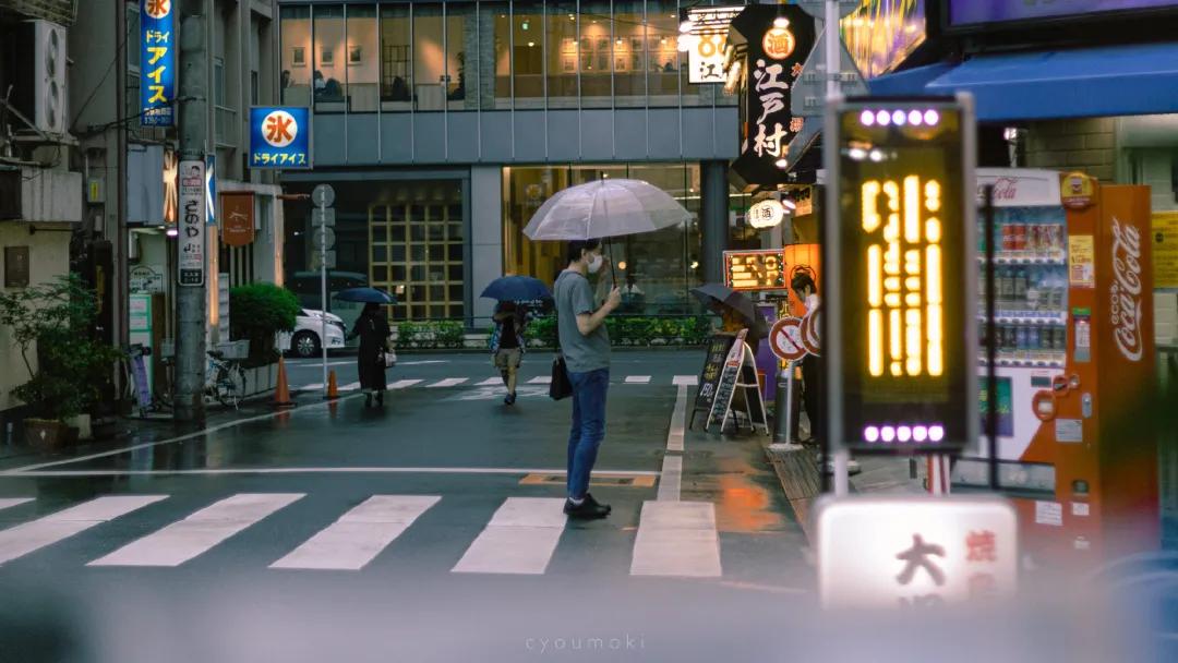 为什么日本人爱用透明伞,为什么日本大多是透明伞黑伞