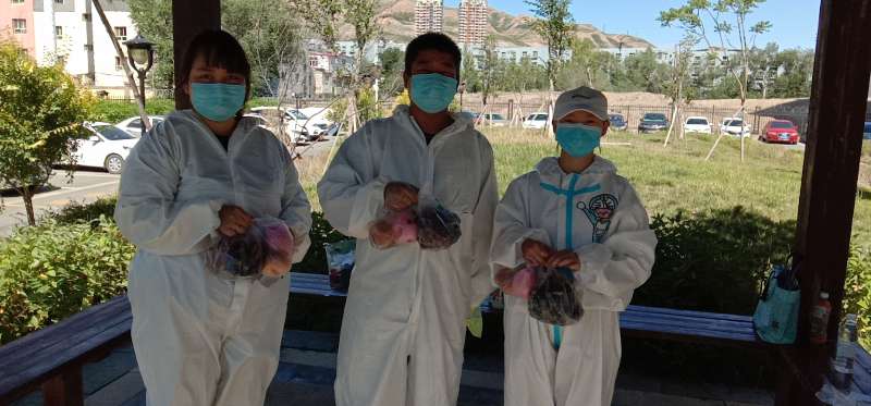 乌鲁木齐“仓盛社区送”爱心水果，情系抗疫一线社区志愿者