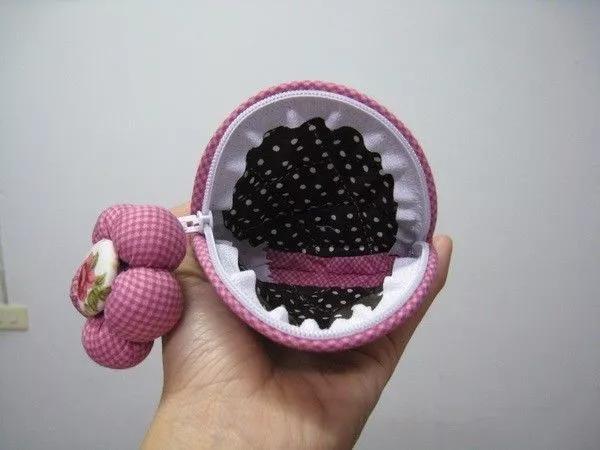 在家用几块小碎布,就能做个玫瑰零钱包,闺蜜看了都想要!附教程