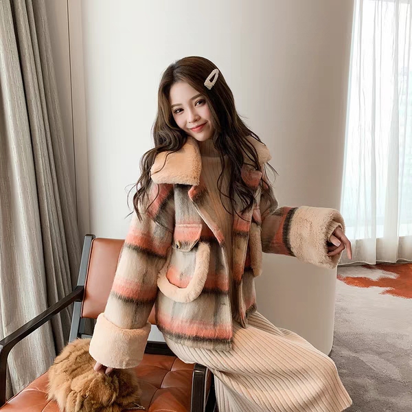 毛呢香风短款外套女秋冬最新款,中款毛呢外套穿搭短款