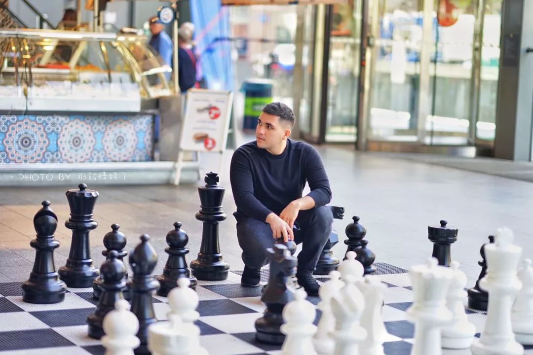 鹿特丹大厦侧面视角,鹿特丹奇异建筑