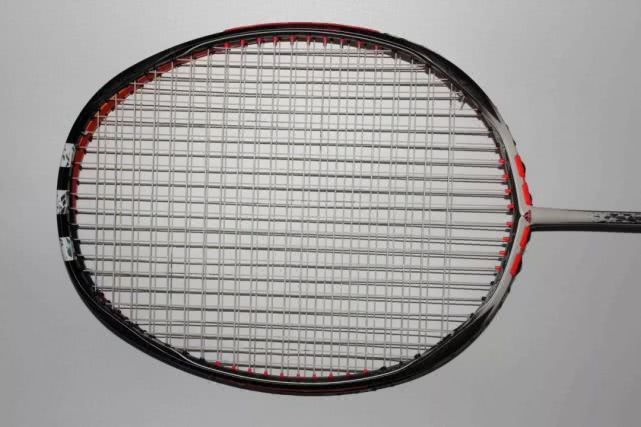 进攻型羽毛球拍推荐排行榜前十名,快速进攻高端羽毛球拍推荐