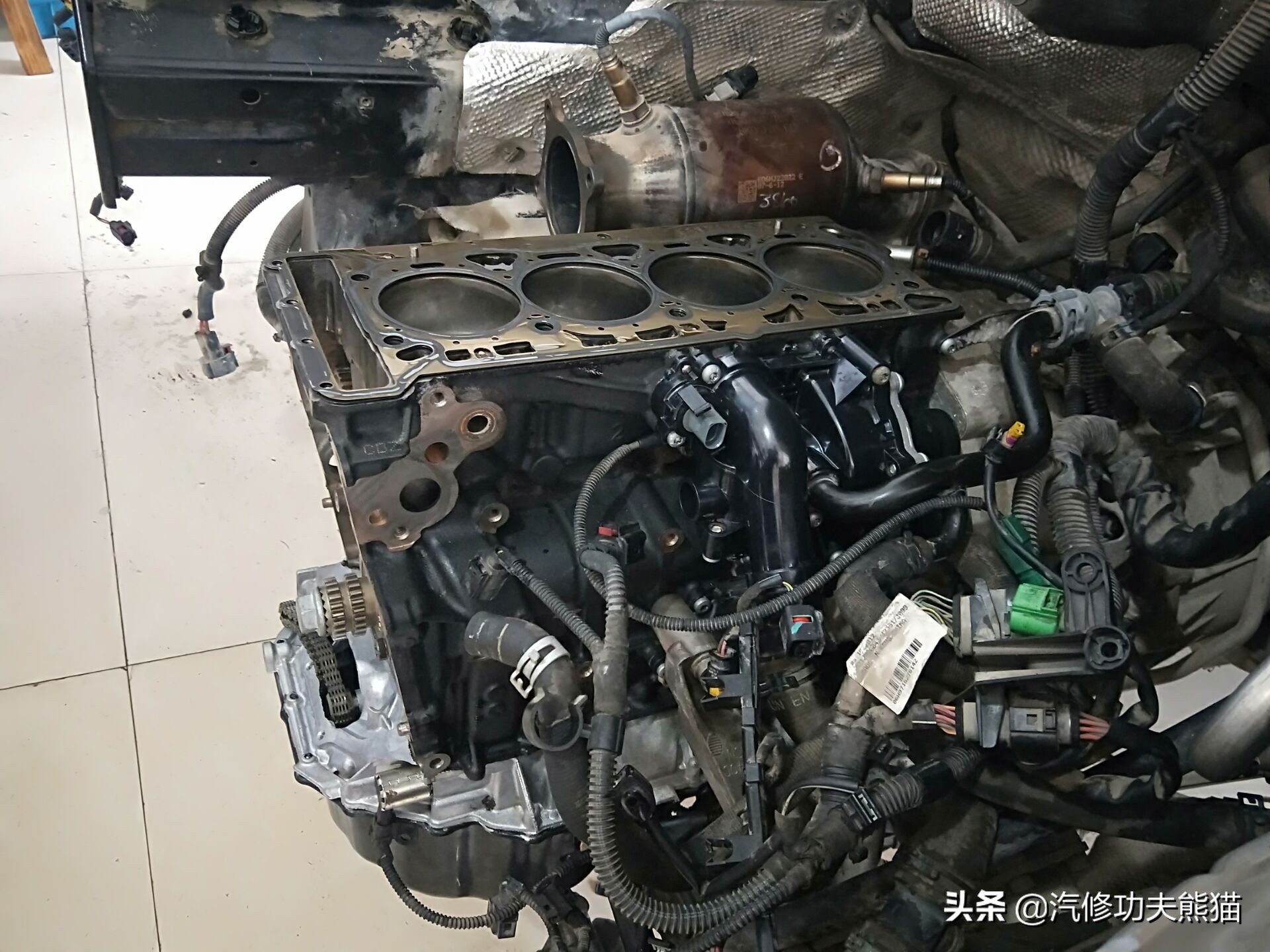 07年奥迪a6轻微烧机油怎么解决,奥迪2007款a6烧机油的原因