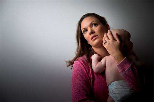 爱发脾气和抱怨的妈妈,爱发火的妈妈