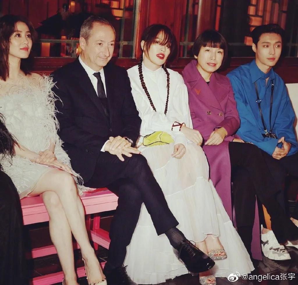 舒淇晒两人合照为丈夫庆生,舒淇与老公十指紧扣甜蜜恩爱