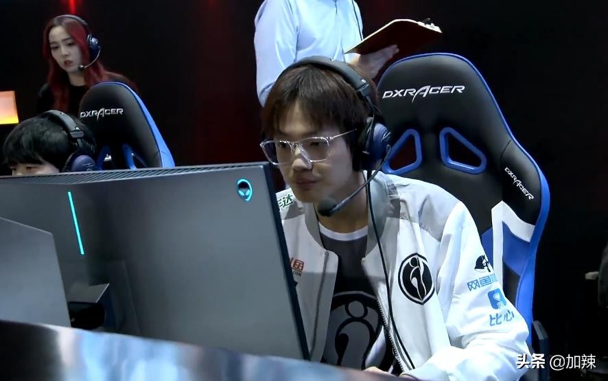 Doinb排位被小乐言挂机，小乐言称是电脑蓝屏，却被扒出是偷的图