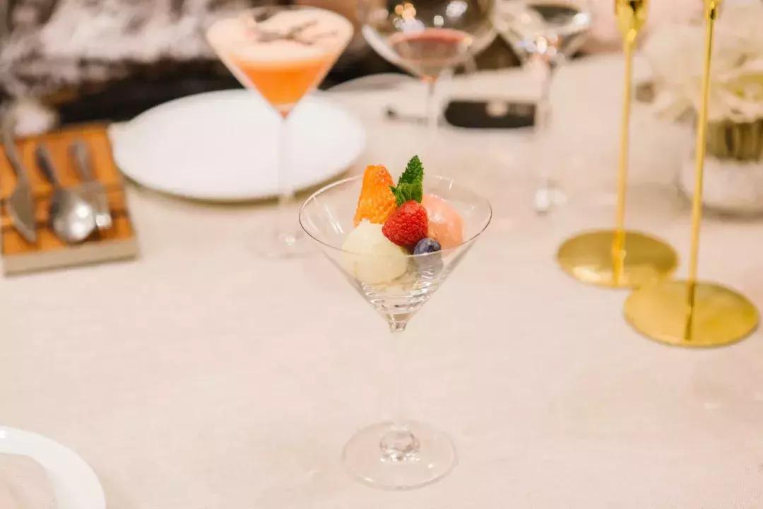 山西艺奢书廊餐厅 (太原艺奢书廊餐厅生日布置)