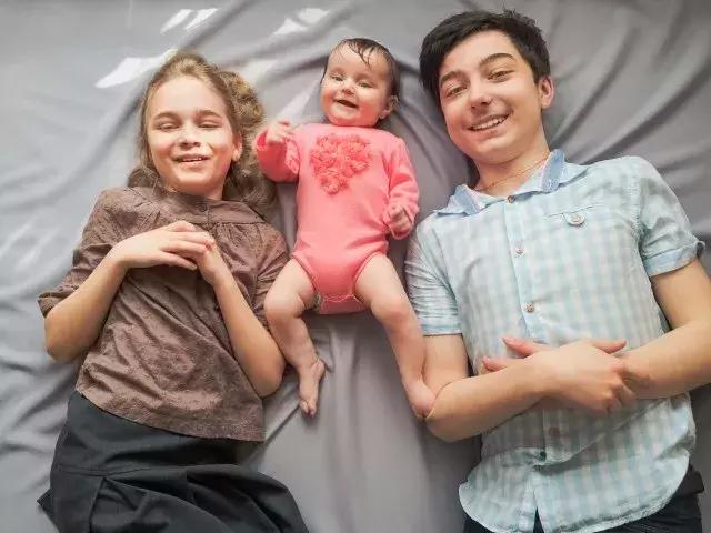 学龄前的孩子爱玩私密地方，该怎么办？