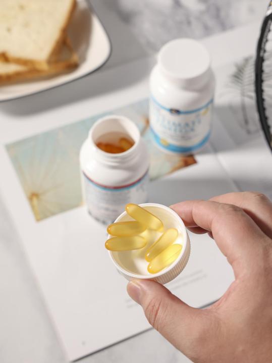 加班熬夜吃夜宵好不好,加班熬夜吃外卖致中风