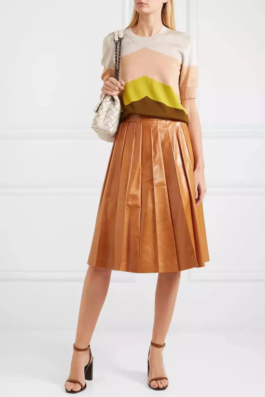 经典大衣的多种时髦穿法,裙摆大衣怎么穿好看