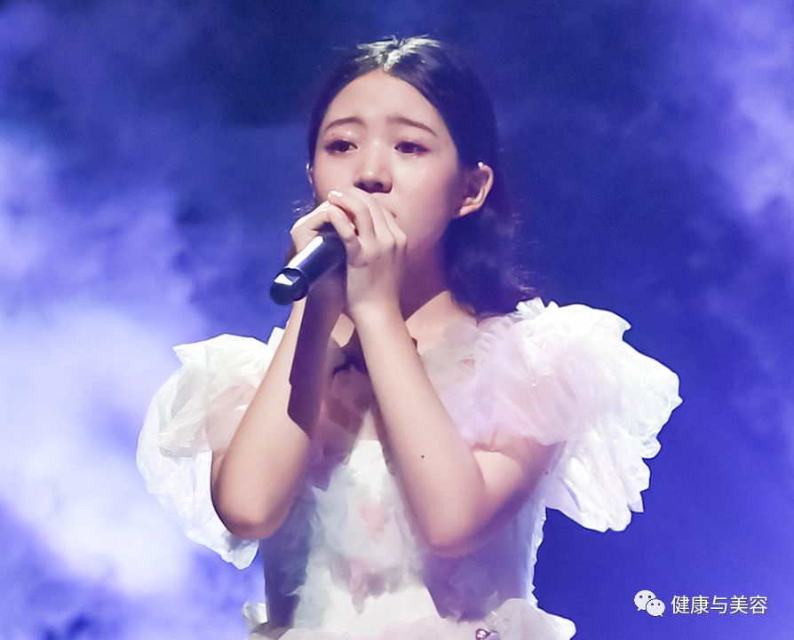 明日之子孟美岐搭配,明日之子孟美岐皮裤